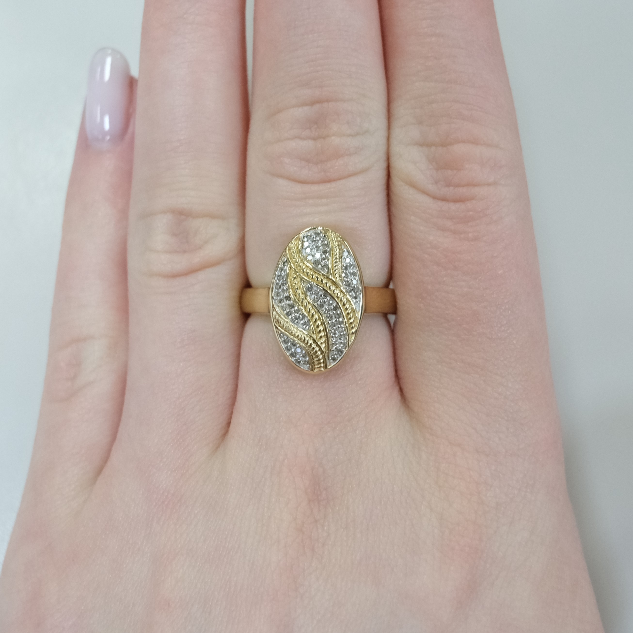 Серебряное кольцо с бриллиантами